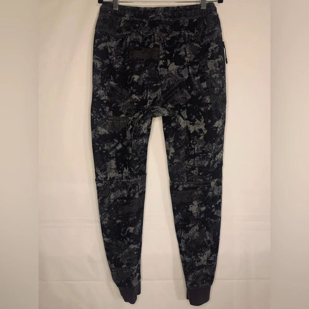 Nike Men’s Black and Gray Patterned Joggers, Medium, NWOT - Picture 5 of 16